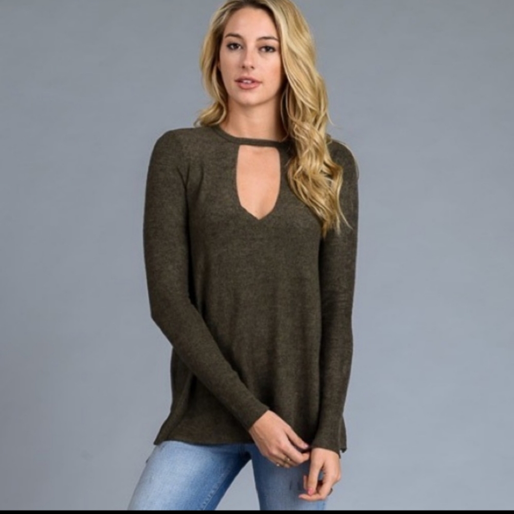 Brushed Key Hole Top